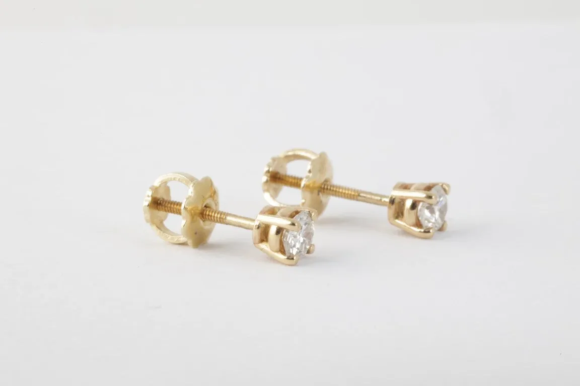 14K Yellow Gold 0.20ctw Diamond Stud Earrings (0.70g.)