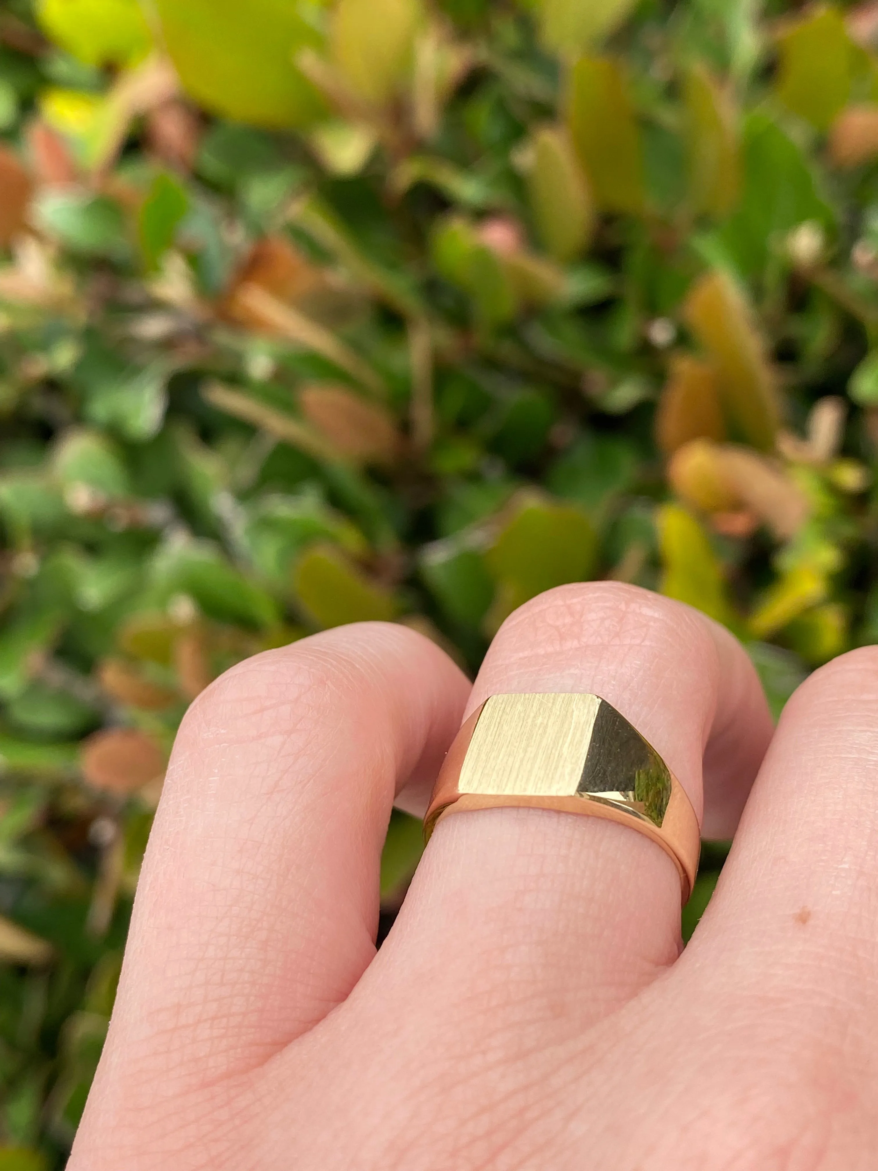 14K Yellow Gold 9MM Square Signet Band